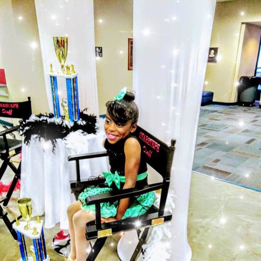 Meet your Posher, Aynia